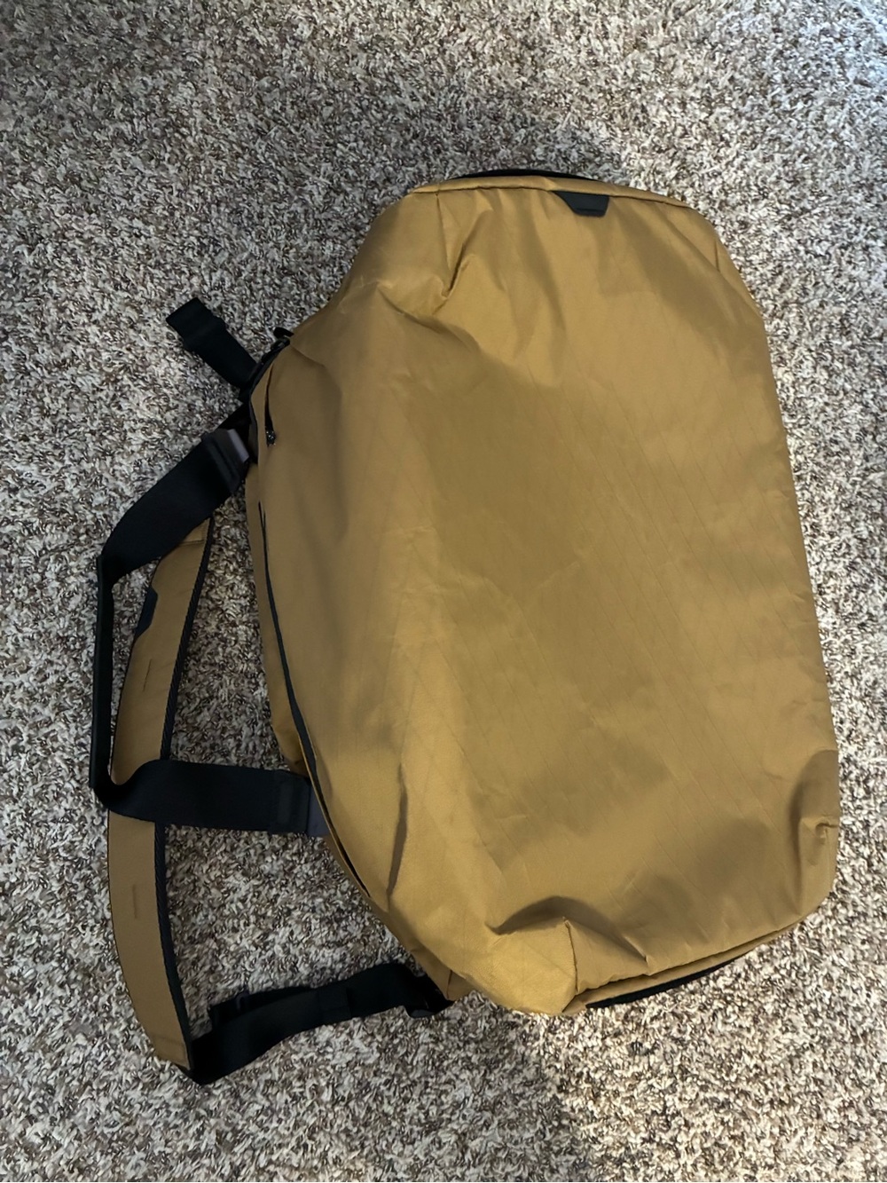 Peak design x Huckberry 35L coyote tan duffel bag - Picture 4 of 8
